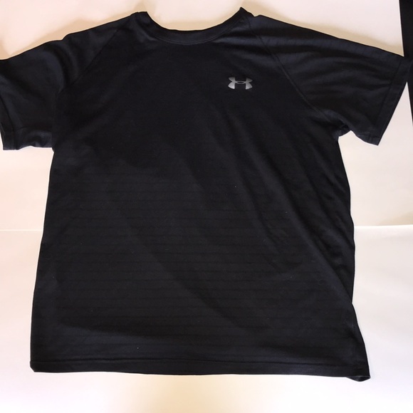 2 Under Armour Heat Gear Tees - Picture 7 of 11